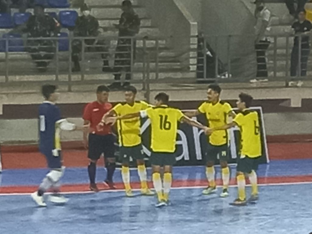 Tim Futsal Putra Dan Putri Stkip Pasundan Cimahi Pertahankan Gelar