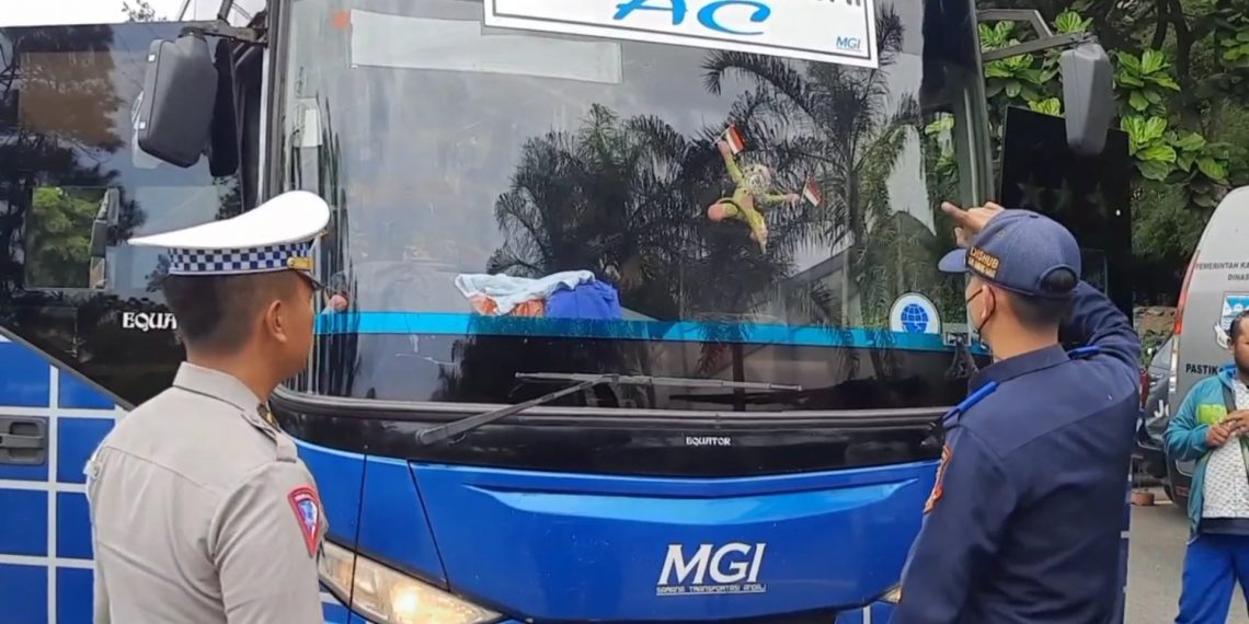 Dishub Uji Kelayakan Armada Bus Jelang Nataru Pasjabar