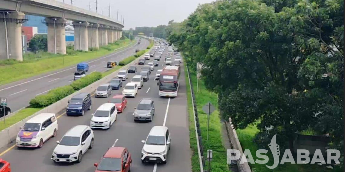 Arus Balik Tahun Baru Di Tol Padaleunyi Arah Jakarta Padat Merayap