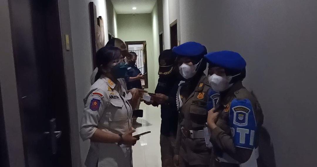 Satpol PP ‘Gedor’ Kamar Hotel Di Bandung Jelang Ramadan