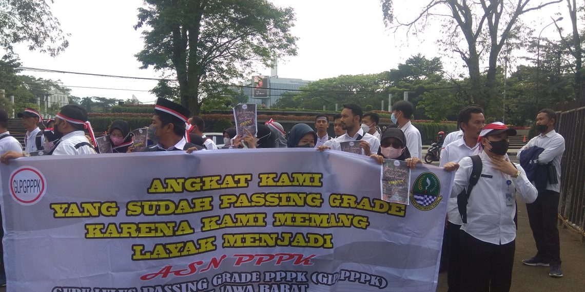 Guru Honorer Jabar Gelar Aksi Demonstrasi Di Gedung Sate Tuntut Kejelasan