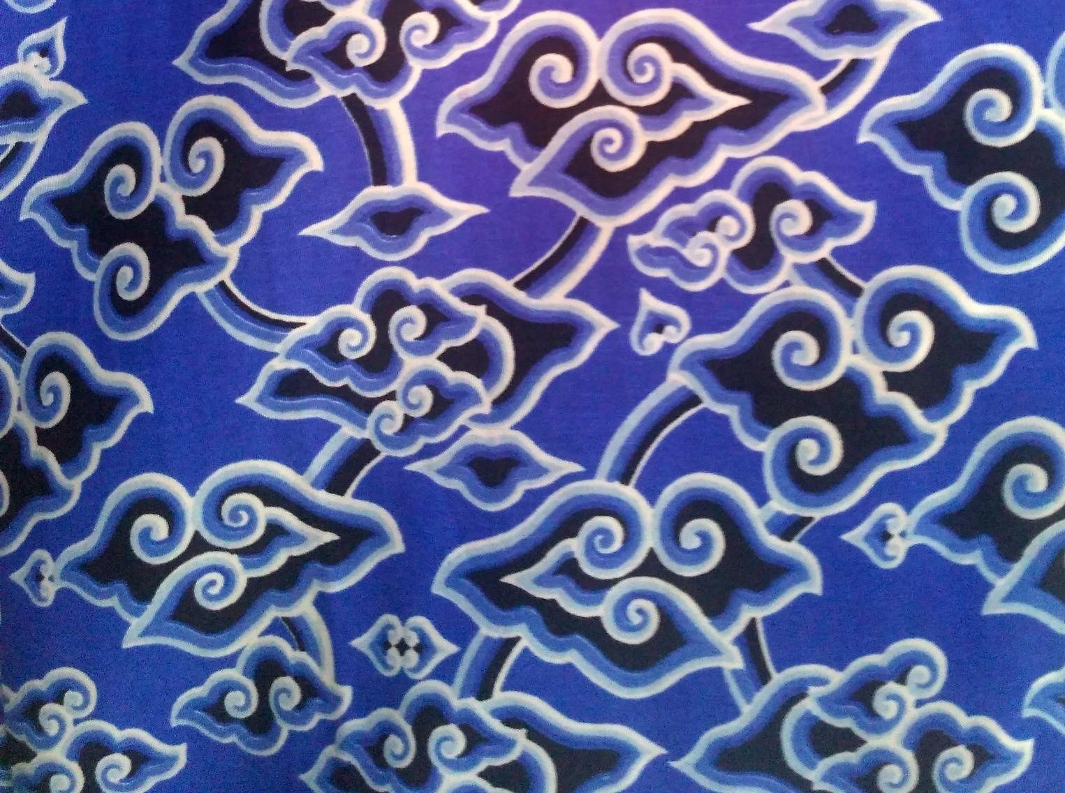 Batik Megamendung.