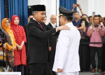 Bey Machmudin Minta Pj Bupati Garut Cepat Adaptasi dan Bekerja