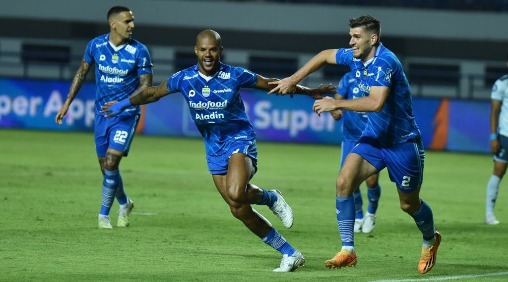 David da Silva di Antara Dua Ambisi