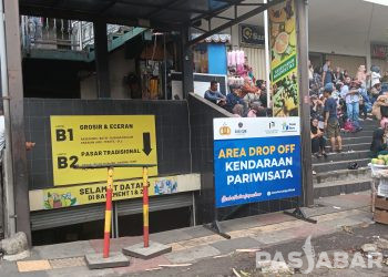 Pedagang Pasar Baru Kota Bandung Dibawa ke Rumah Sakit Akibat Basement Kebakaran