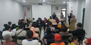 Bersatu Lawan Katarak : Wakaf Salman, RSUD Taman Sari Jakarta dan Perdami Jakarta Lakukan Skrining Katarak