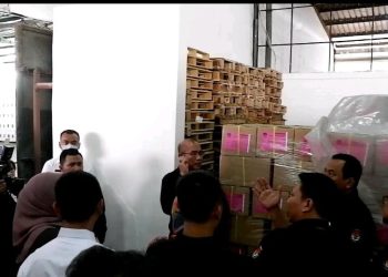 Ketua KPU RI Tinjau Gudang Logistik Pemilu KPU Kota Bandung