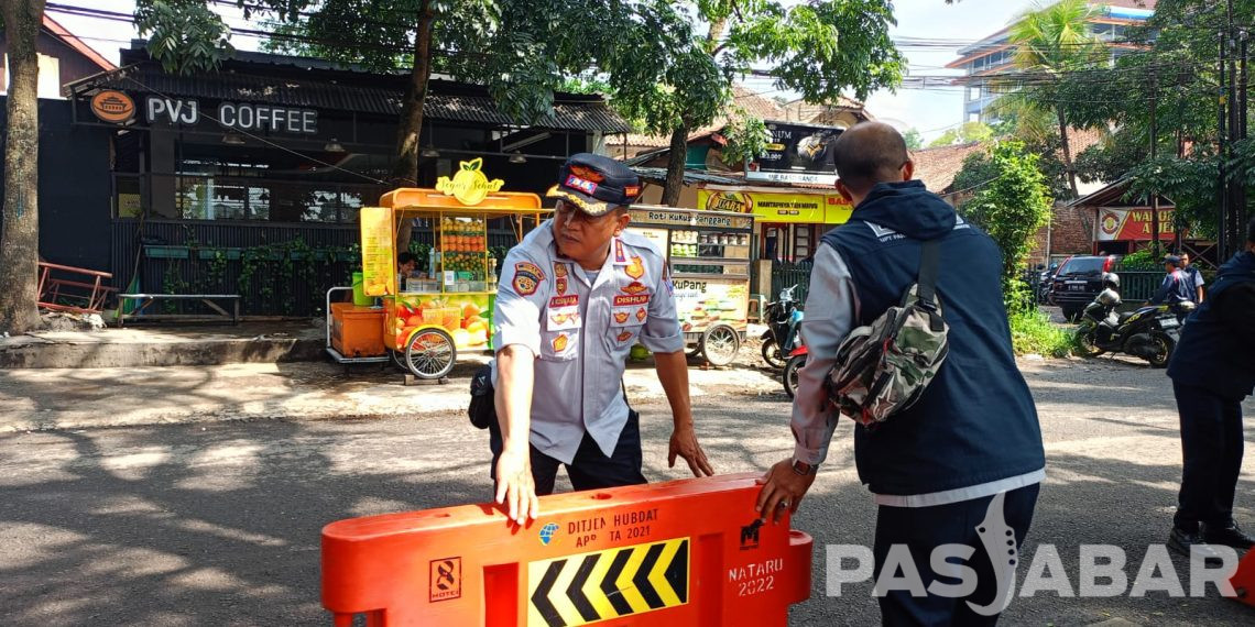Kendaraan yang Parkir Liar di Saparua Kena Denda Hingga 500 Ribuan