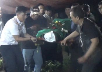 Jenazah Julian Dwi Setiyono, Masinis Commuter Bandung Raya Disambut Isak Tangis
