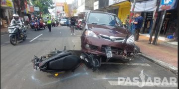 Mobil Tabrak Motor dan Pejalan Kaki di Cimahi