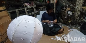 Jelang Imlek, Pengrajin Lampion Kebanjiran Orderan