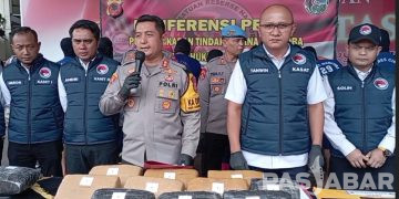 Polisi Tangkap Pengedar Puluhan Kilogram Ganja di Kontrakan