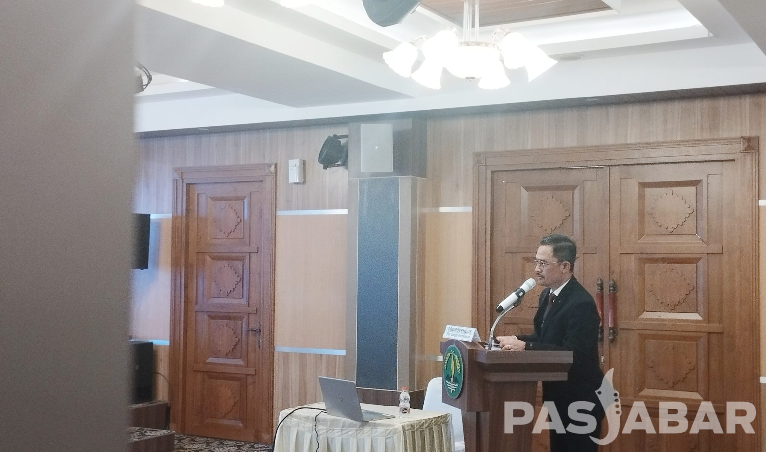 Sidang Doktor Ilmu Sosial Eka Ganjar Kurniawan Bahas Model Penerapan Prinsip Good Governance di DPMPTSP Kabupaten Sumedang