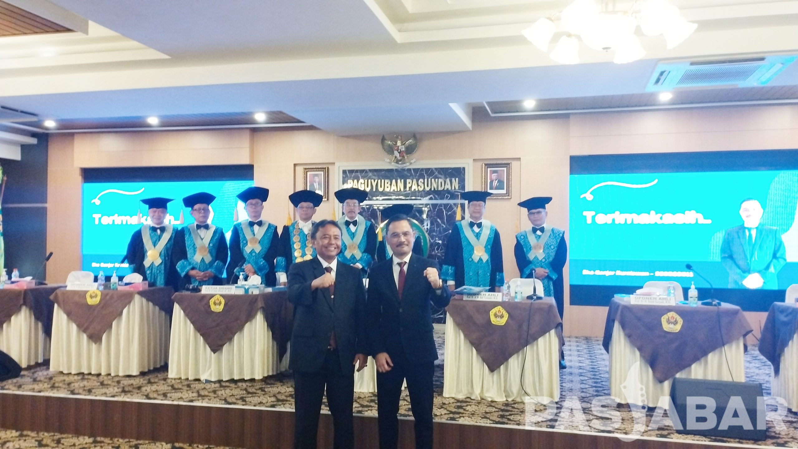 Sidang Doktor Ilmu Sosial Eka Ganjar Kurniawan Bahas Model Penerapan Prinsip Good Governance di DPMPTSP Kabupaten Sumedang