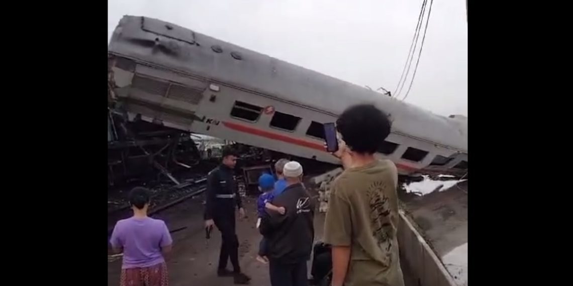 PT KAI Pastikan Seluruh Penumpang KA Turangga dan KA Lokal Bandung Selamat