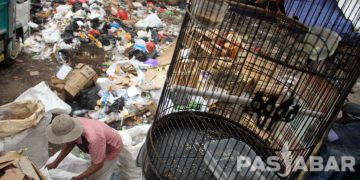 FOTO : TUMPUKAN SAMPAH DI PASAR