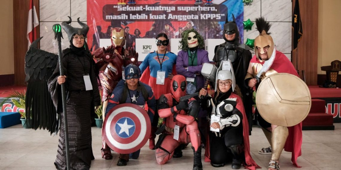 Anggota KPPS TPS 901 LPKA Kelas II Bandung Berkostum “Avengers”