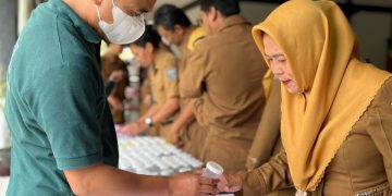 Ratusan Kepsek Kota Bandung Jalani Tes Urin oleh BNN Kota Bandung