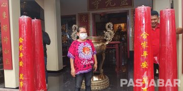 Vihara Dharma Ramsi Persiapkan Lilin Selama 5 Bulan Berturut-turut