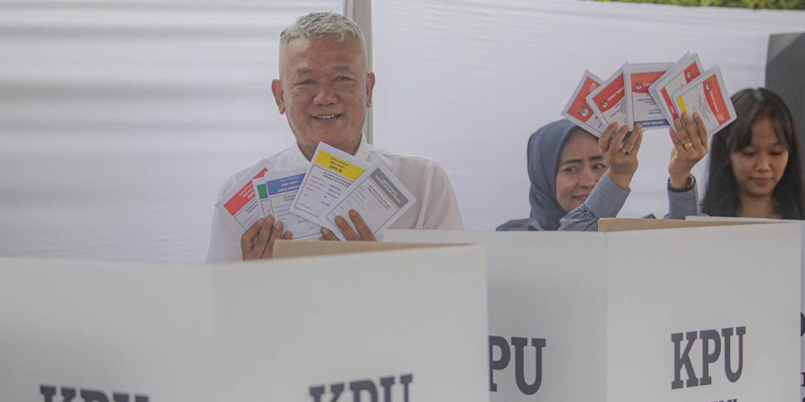 Pj Wali Kota Bandung Akui Tak Alami Kesulitan Saat Berikan Hak Pilihnya pada Pemilu 2024