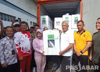 Ribuan Logistik Pemilu 2024 Mulai Didistribusikan KPU Kota Bandung ke Sejumlah Kecamatan