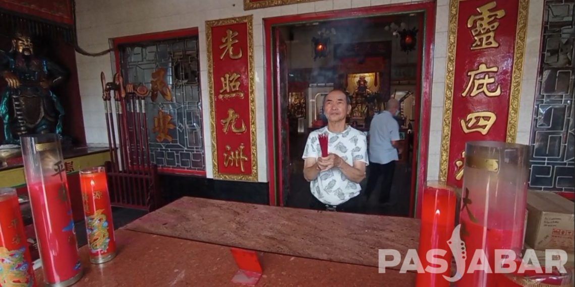 Jelang Imlek, Vihara Dharma Ramsi Bersolek dan Warga Beribadah Lebih Awal