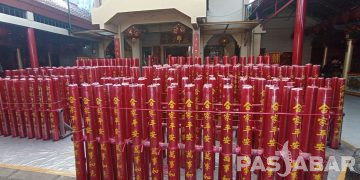 Ratusan Lilin Raksasa di Vihara Dharma Ramsi Siap Sambut Imlek 2575