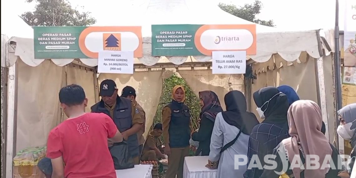 Warga Berburu Migor dan Telur Ayam Murah