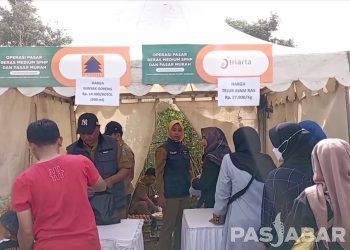 Warga Berburu Migor dan Telur Ayam Murah