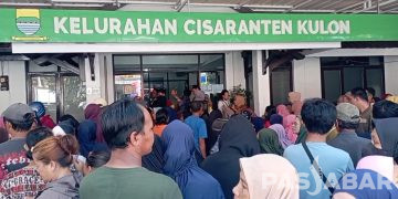 Warga Cisaranten Kulon Kecewa Tidak Kebagian Beras Murah