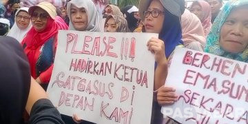 Ratusan Pedagang Kaki Lima Unjuk Rasa di Balai Kota Bandung