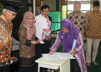 Kemenag Beri SK Izin Operasional LAZ Tingkat Jabar pada Laziz Darul Hikam