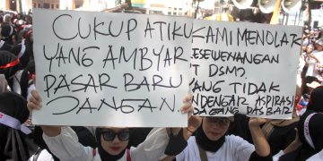 FOTO : UNJUK RASA PEDAGANG PASAR BARU