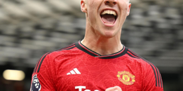 Rasmus Hojlund Disebut Memiliki Insting Legenda Manchester United Mark Hughes