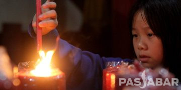 FOTO : Ibadah Malam Tahun Baru Imlek 2024