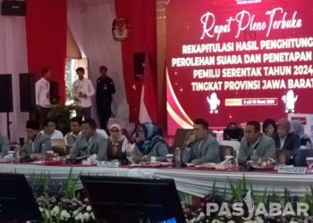 Hari Pertama Rekapitulasi, KPU Jabar Plenokan 8 daerah di Jabar