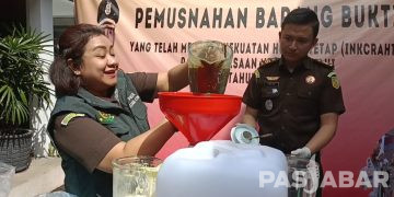 Kejari Kota Cimahi Musnahkan Barang Bukti dari 160 Perkara