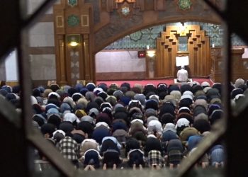 Tarawih Malam Pertama di Masjid Pusdai Bandung