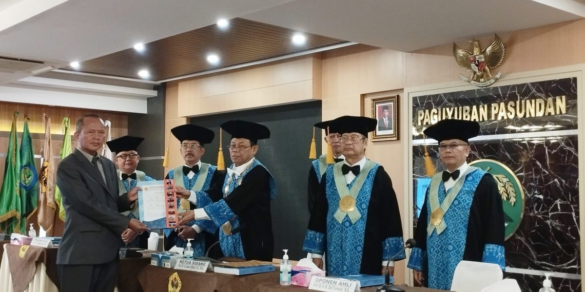 Promosi Doktor Ilmu Sosial Iman Sutarya Analisis Strategi Implementasi Kebijakan Link and Match SMK dengan Industri dan Dunia Kerja