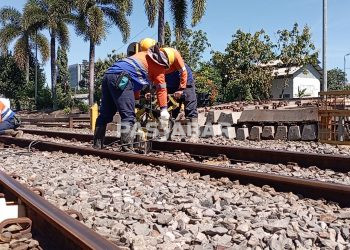 PT KAI Daop 2 Perbaiki Jalur Rel Kereta Api Jelang Mudik Lebaran 2024