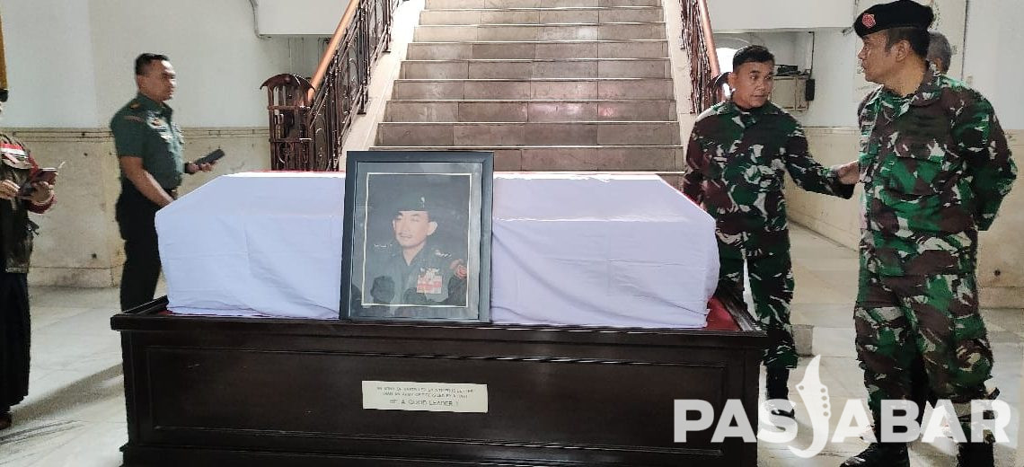 Jenazah Solihin GP Disemayamkan di MAKO II KODAM III Siliwangi
