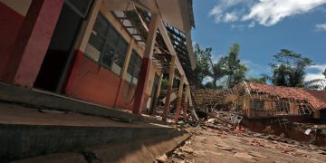 BNPB Menyerahkan Bantuan Dana Siap Pakai (DSP) Senilai Rp.250 Juta untuk Penanganan Bencana Pergerakan Tanah Kab. Bandung Barat