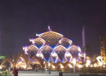 Ratusan Jamaah Laksanakan Shalat Tarawih di Masjid Al Jabbar