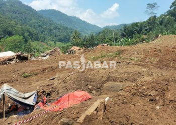 Pencarian Tiga Korban Longsor Cipongkor pada Hari ke-5 Terkendala Pasokan Air dan Material Longsor