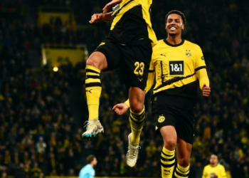 Borussia Dortmund Comeback, Kalahkan Eintracht Frankfurt 3-1