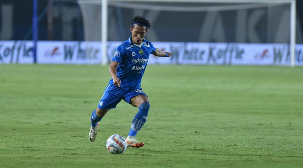 Henhen Menatap Laga ke-100 Bareng Persib