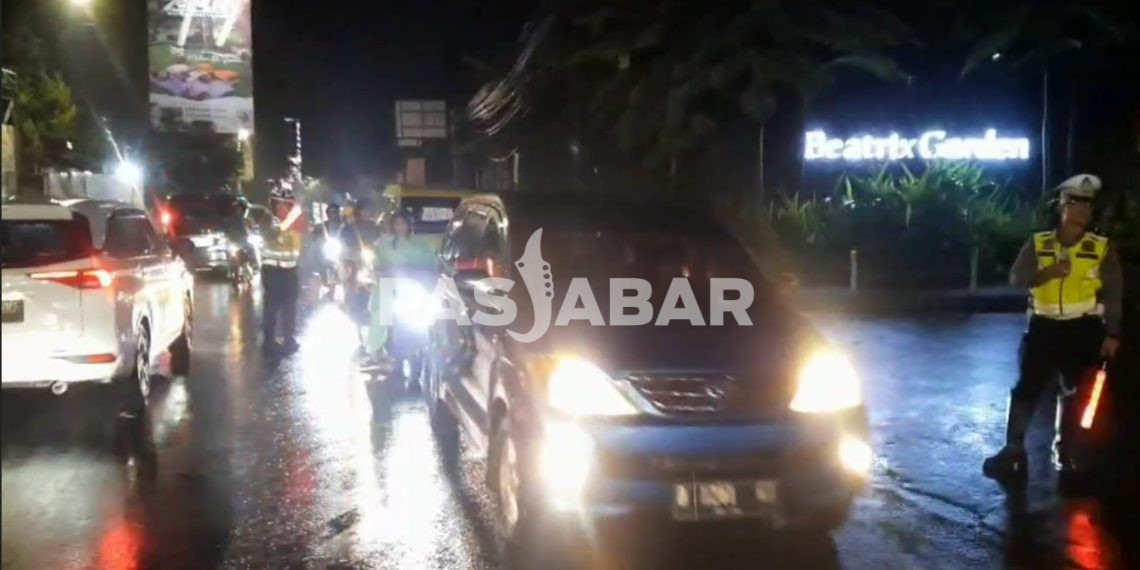 Libur H+3 Lebaran, Polisi Berlakukan 15 Kali Buka Tutup di Lembang