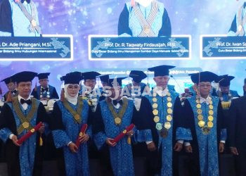 Universitas Pasundan Hari Ini Kukuhkan Kembali Tiga Guru Besar