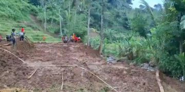 Korban Longsor Padalarang Kabupaten Bandung Barat Belum Ditemukan