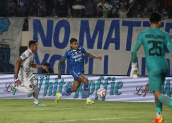 Foto: Persib Bandung melawan Borneo FC